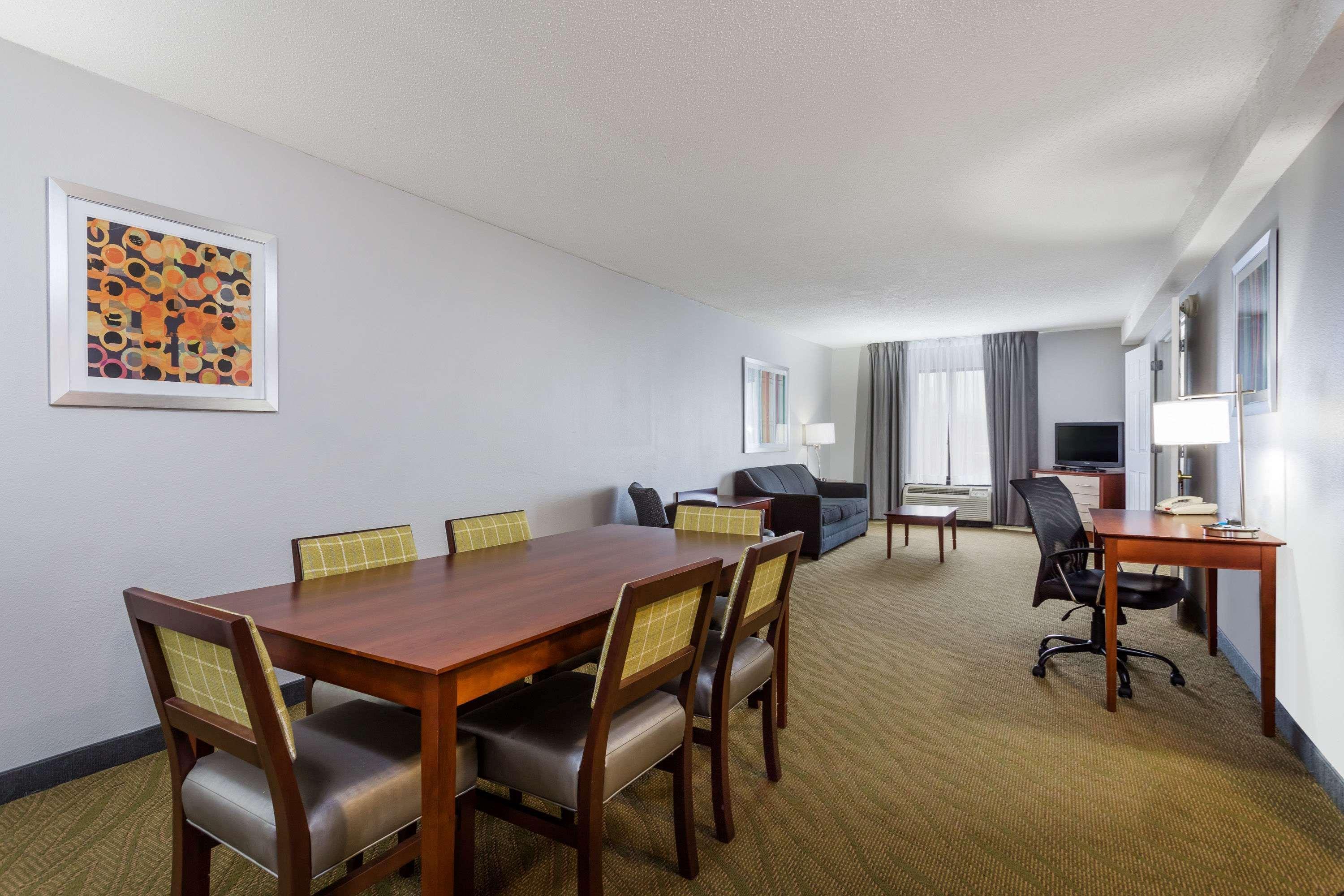 Hotel Wingate By Wyndham Chesapeake Exterior foto