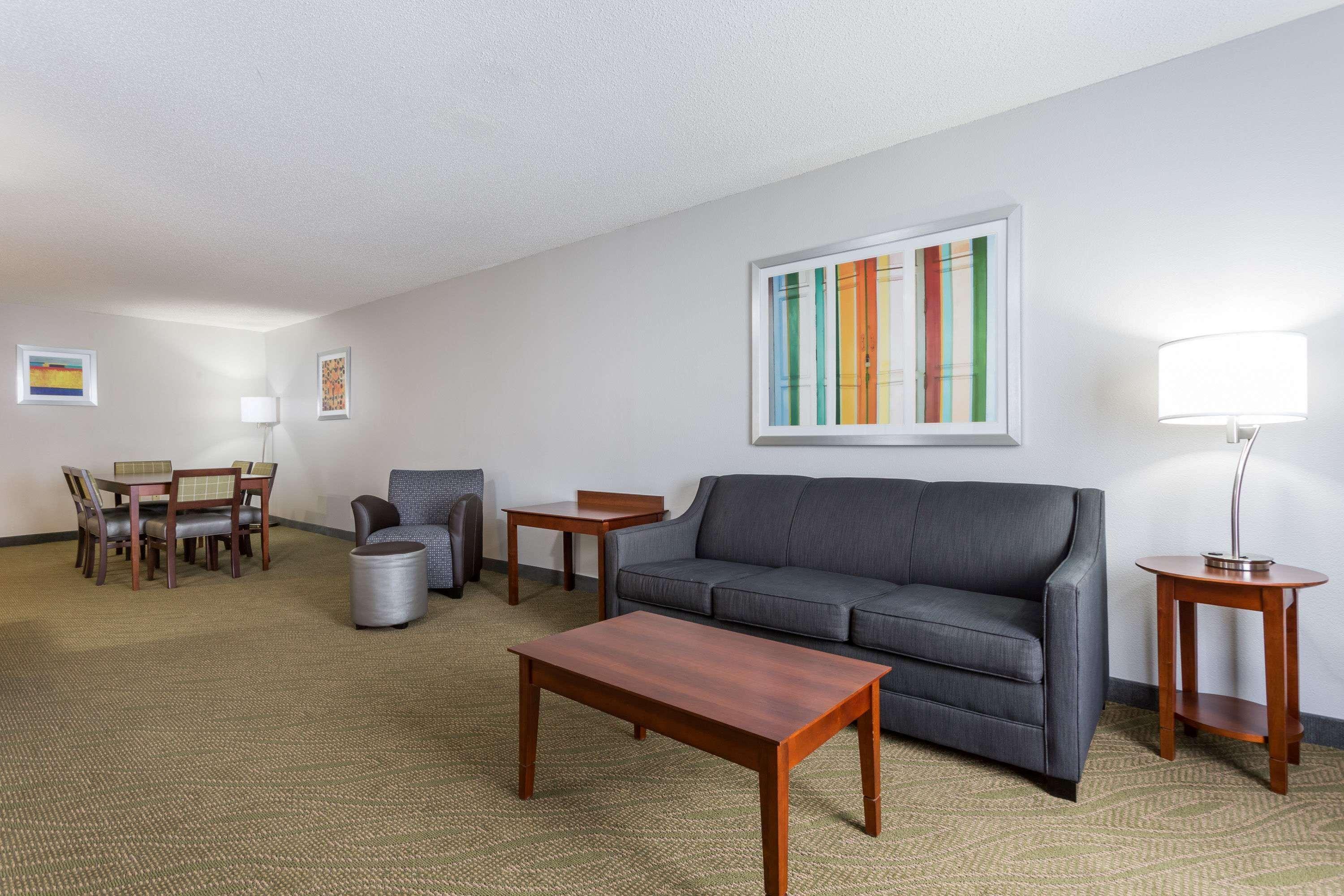 Hotel Wingate By Wyndham Chesapeake Exterior foto