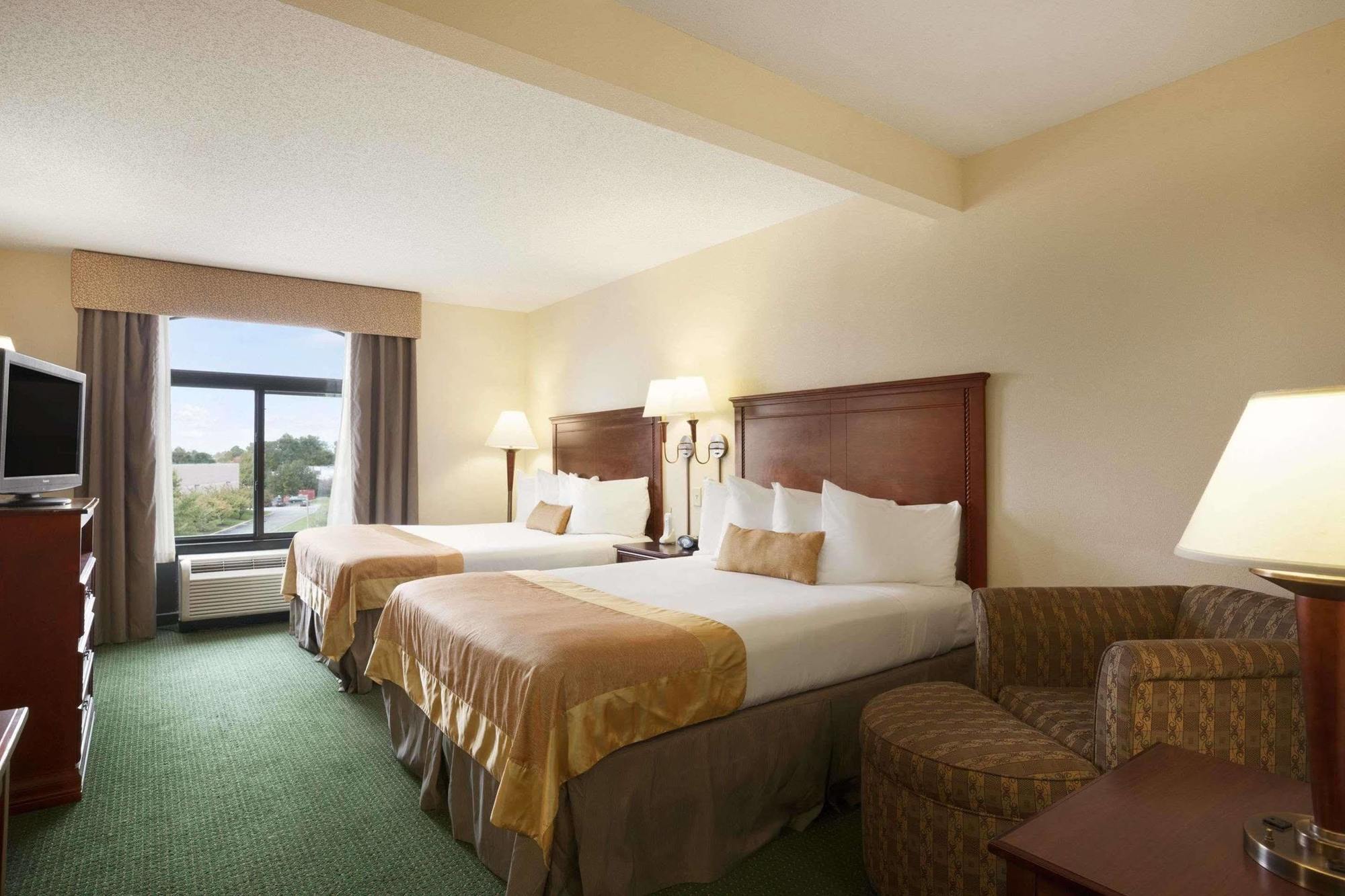 Hotel Wingate By Wyndham Chesapeake Exterior foto